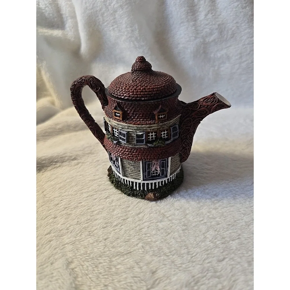 Hometown Teapot Cottage House Figurine Tea‎ Pot Home Town Quill for Sale Shop